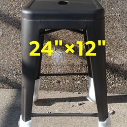 10 Metal bar stools