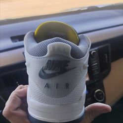 Air Jordan 4 RM size 10