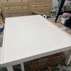 Pottery barn Kods Play Table