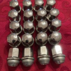 2024 JEEP WRANGLER FACTORY LUG NUTS