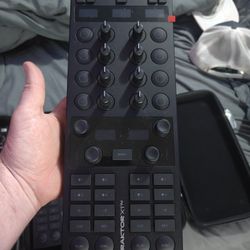 Native Instruments Traktor X1 Mk3