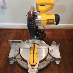 DeWalt 10" Compound Miter Saw
