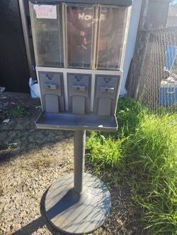 Candy Machine With Stand No Lock Or Keys Asking $100 Good Condition
