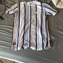 BEE-INSPIRED STRIPED T-SHIRT