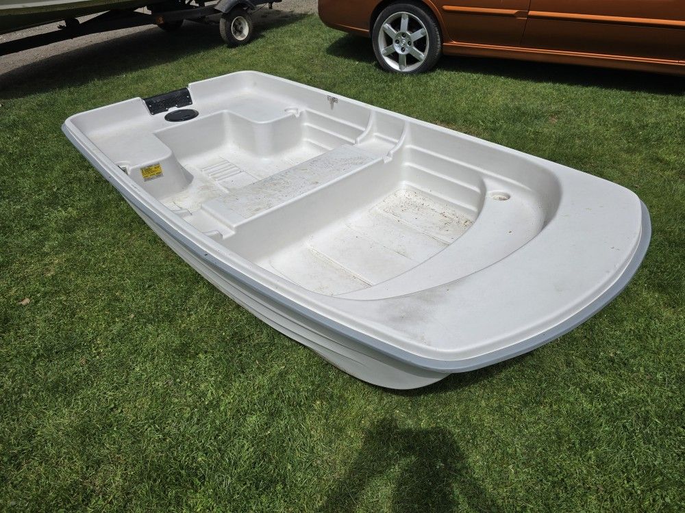 West Marine 9.4 Foot Boat/Motor/Battery 