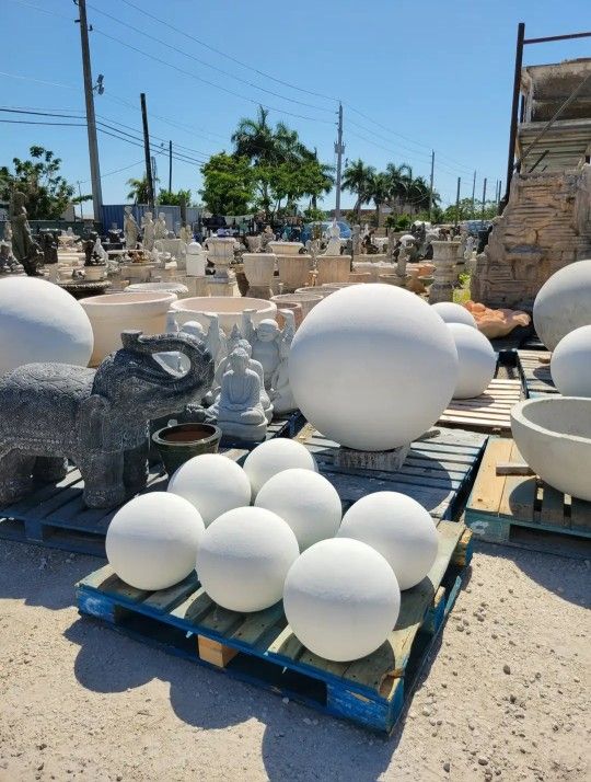Concrete Ball Sphere / Cement Garden Balls Backyard Patio Spheres / Concrete Orbs