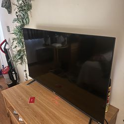 43 inch smart TV w/ roku