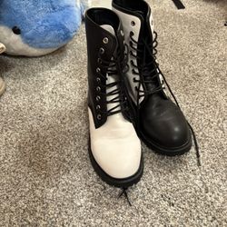 Hot Topic Boots 
