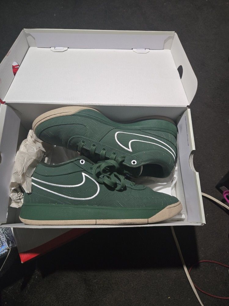 Devin Booker Nike Book 1 Flagstaff Fir / Phantom Mens Size 10 Women's Size 11.5 Brand New Condition With Box