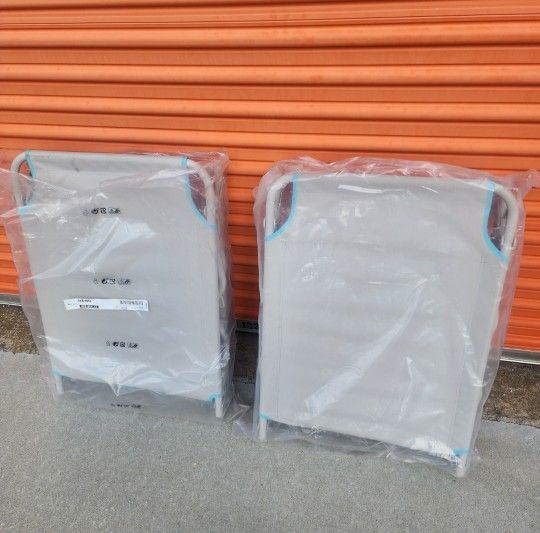 *** MATCHING PAIR OF CAMPING LOUNGER 'S- NEW ***