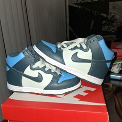 Youth Nike Dunk High Top