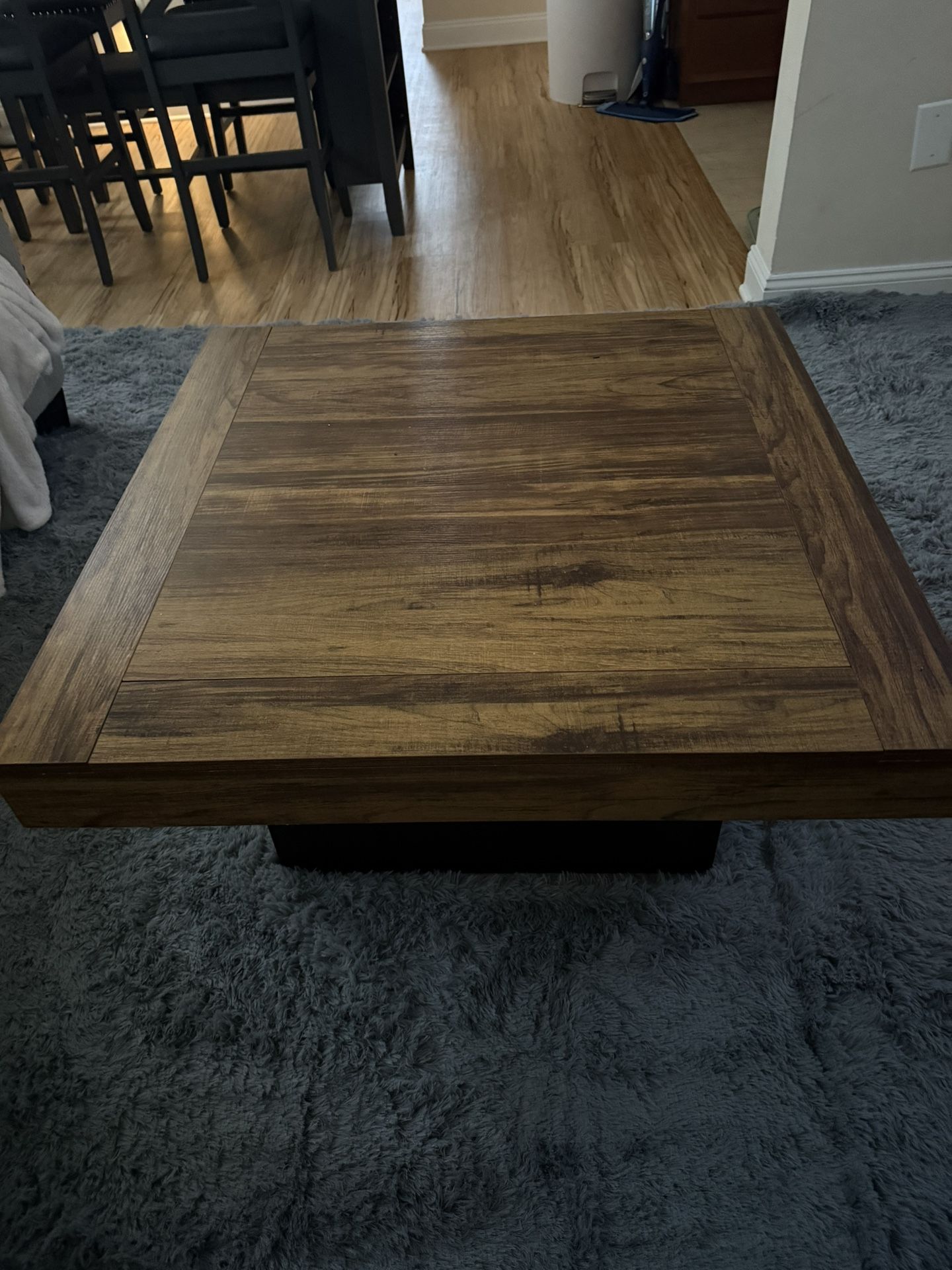 Living room Coffee Table For Sale $100.