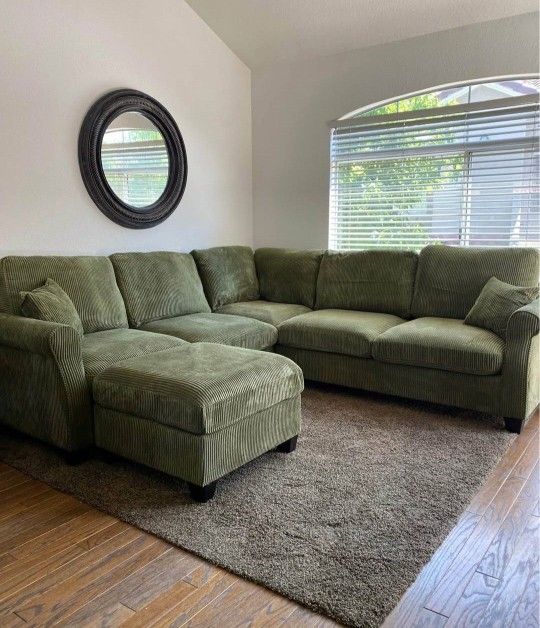 ✅️✅️4 pc Sage cordury fabric upholstered sectional sofa with ottoman✅️