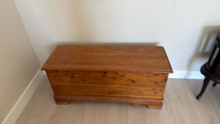 Lane cedar chest