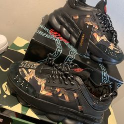 Versace shoes size 11 new never won 