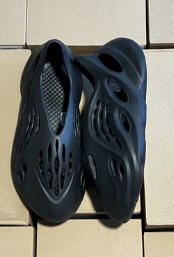 Yeezy Foamrunner Onyx Sizes 5-14