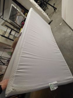 White Foam twin size Mattress with Zippered Cover