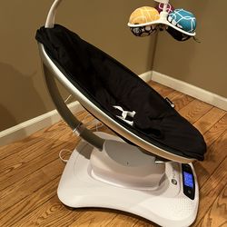 4 Moms Baby Swing