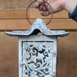 Beautiful Vintage Pagoda Patina Ivy Metal Lantern Candle Holder 