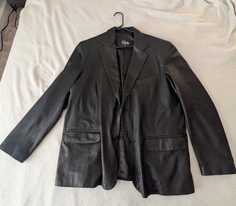 Men's Remy leather jacket
Size 44