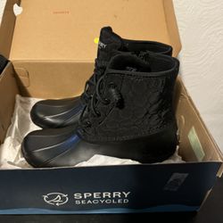 Size 8 Sperry Boot