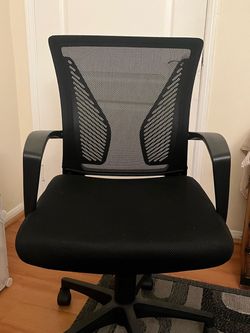 Black Mesh Office Chair with Armrests