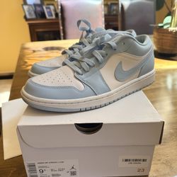 Women’s Jordan 1 low