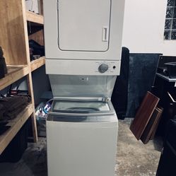 Whirlpool Stacked 1.6-cu ft Top load Washer & Electric Dryer