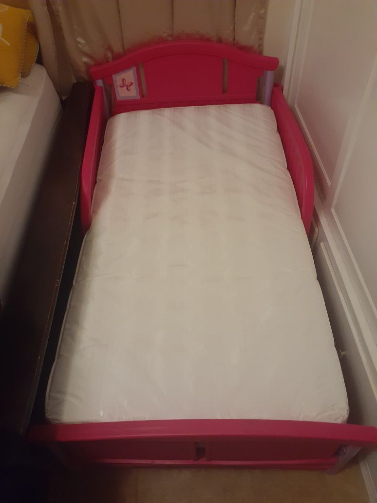 Girl bed for free.