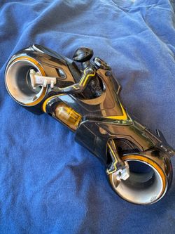 Beautiful 2010 Spin Master Tron: Legacy Deluxe Light Cycle Clu Yellow Light & Sound