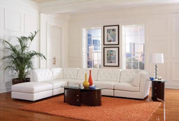 White Leatherette Modular Sectional!  Shown With 5 Pieces Plus Ottoman!
