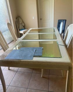 Dining room comes with 4 chairs