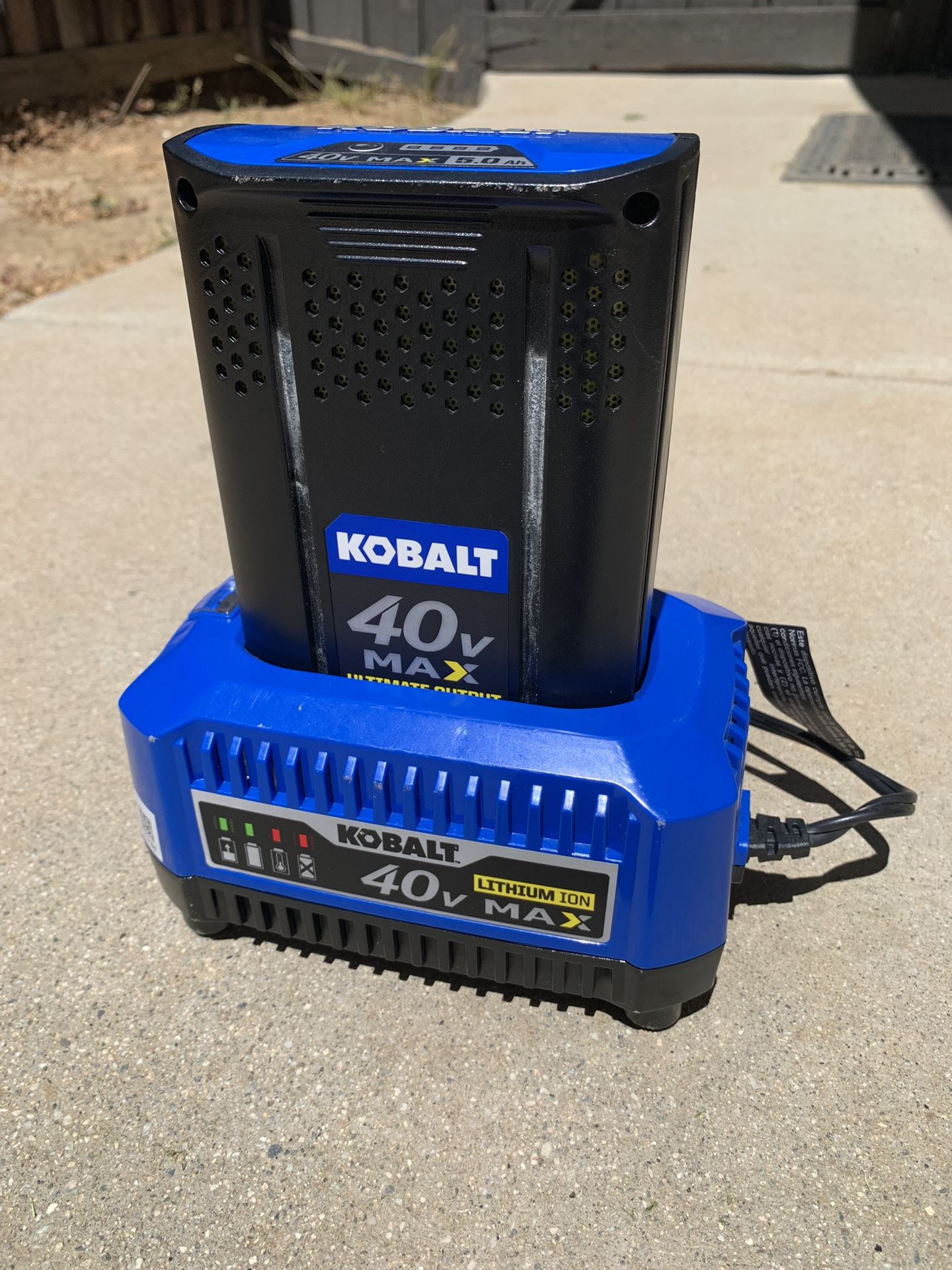 Kobalt 40V Lithium Ion Battery + Charger