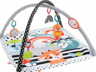 Fisher-Price 3-in-1 Music, Glow and Grow Gym, Infant Activity Play mat for Tummy time and take Along