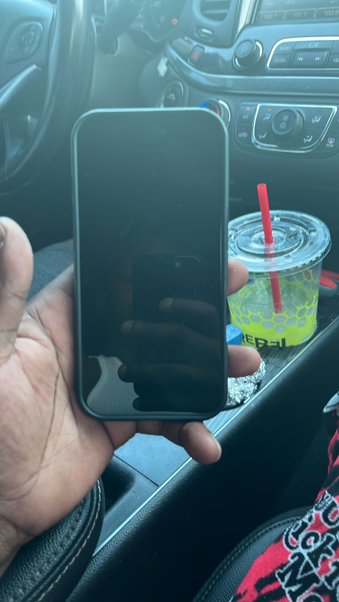 iPhone 16 600