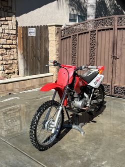 Honda xr125r dirtbike 2002