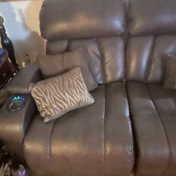 LEATHER RECLINING THEATER Seats
