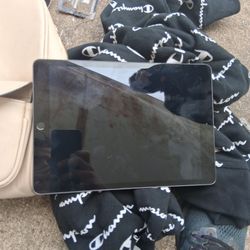 IPad 8th Gen 128 GBS
