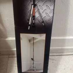 Johnson Aluminum Tripod/laser Mounting Pole With https://offerup.com/redirect/?o=VHJpcG9kLk5ldy9OdWV2bw==