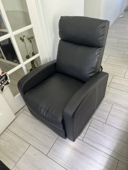 Recliner / Lash Chair 