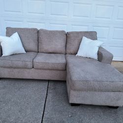 Tan L shape sectional with reversible chaise (Delivery available) 🚚