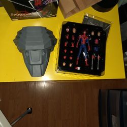 Sentinel Peter B. Parker Deluxe Edition