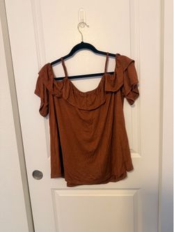 Maurices brown tshirt