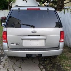 2004 Ford Explorer