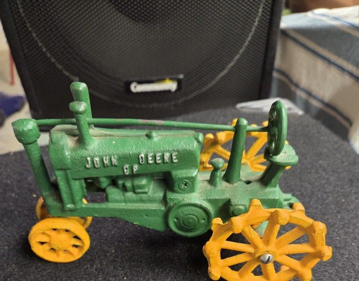John Deere Cast Iron Vintage 1934 Model Tractor Green Yellow Toy