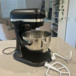 KitchenAid 5.5 Quart Bowl - Lift Stand Mixer - Black Matte