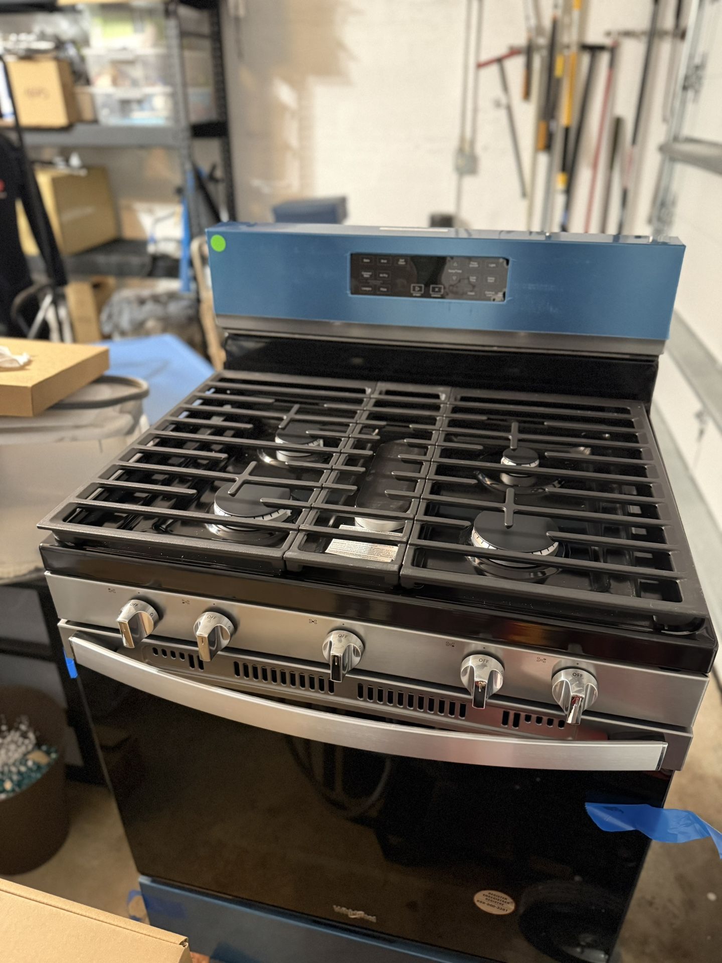 New 5.0 Cu. Ft. Whirlpool Gas 5-in-1 Air Fry Oven & Stove