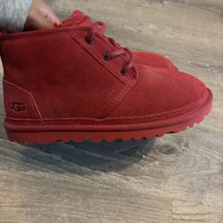Uggs size 6Men/ 7.5 Woman
