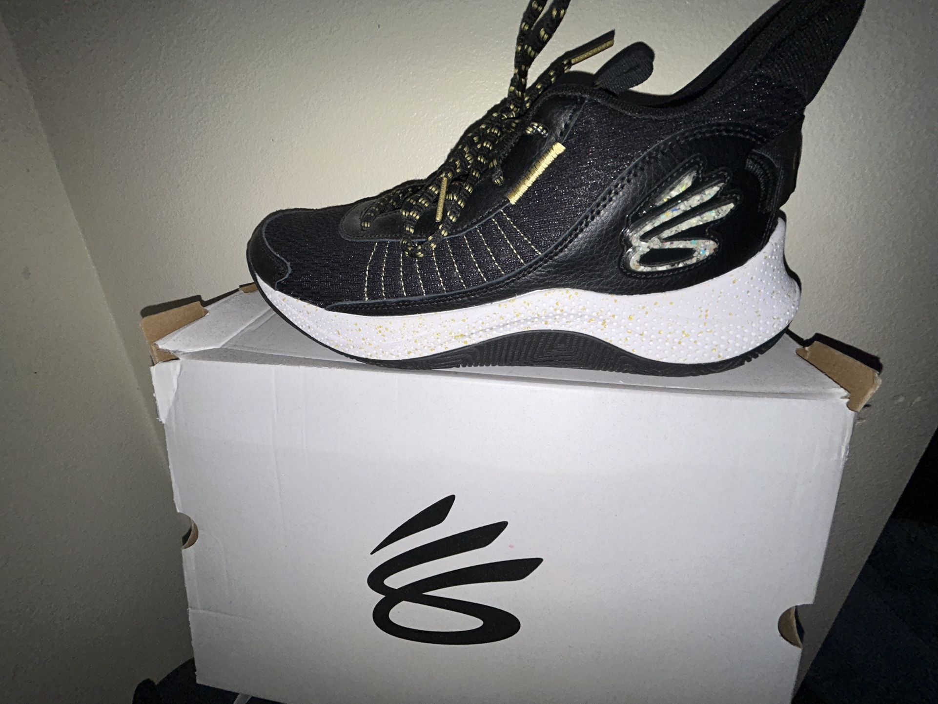 Curry Basketball Shoes