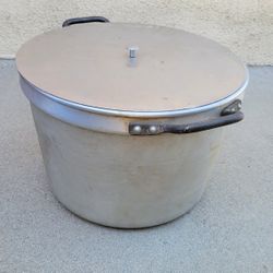 Aluminum Stock Pot, 40 quart, plus lid